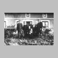 022-0451 Goldbach 1925-26. Im Bild von links Karl Seidenberg, Hans und Gertrud Schergaut, Elisa-beth und Otto Jung, Else und Lieselotte Schergaut.jpg